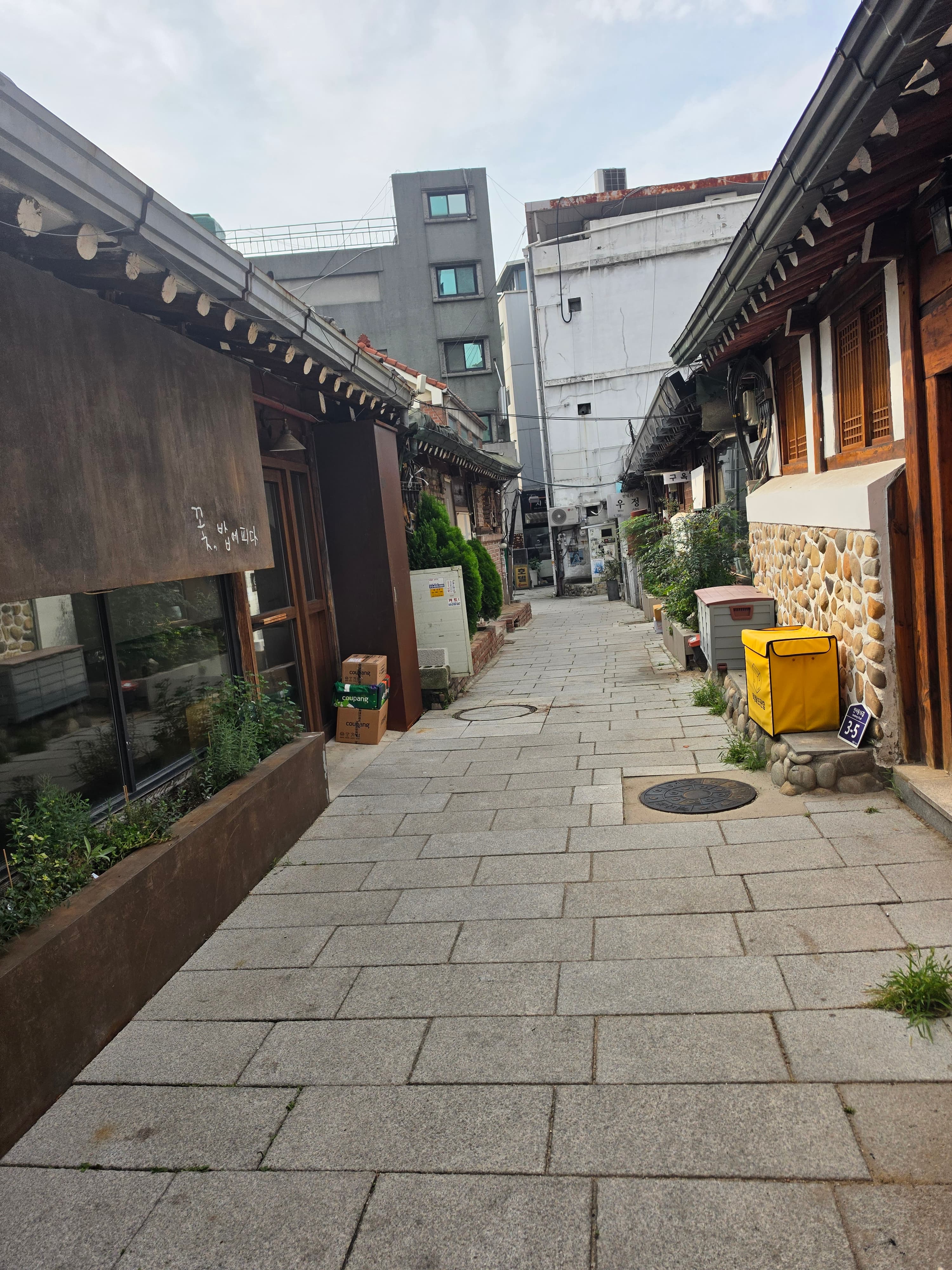 The hanok alley just off Insadong-gil